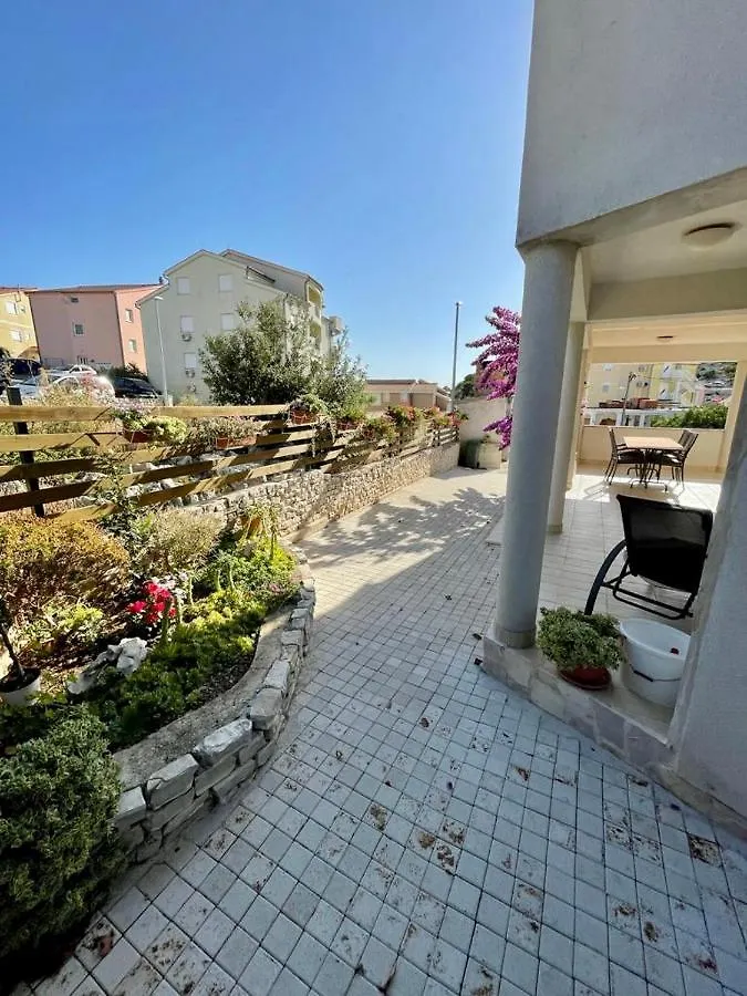 Apartments Elvira Drage