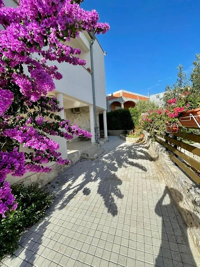 Apartments Elvira Drage Croatia