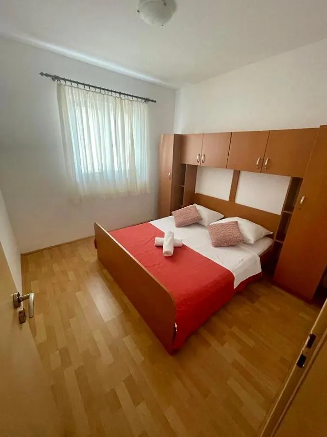 Apartments Elvira Drage